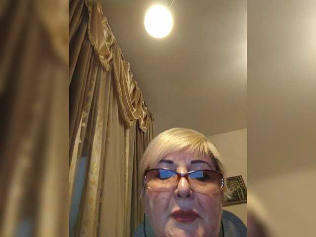 KarinkaSweet live cam on BongaCams