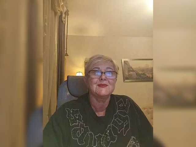 KarinkaSweet live cam on BongaCams