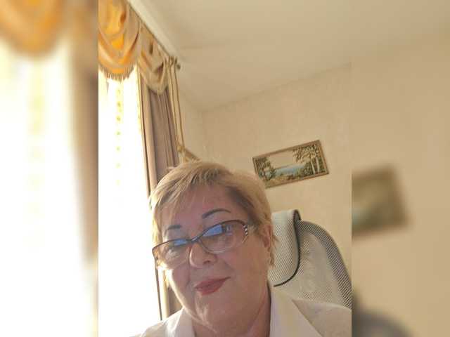 KarinkaSweet live cam on BongaCams