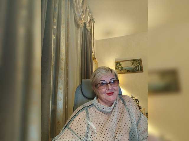 KarinkaSweet live cam on BongaCams
