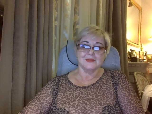 KarinkaSweet live cam on BongaCams
