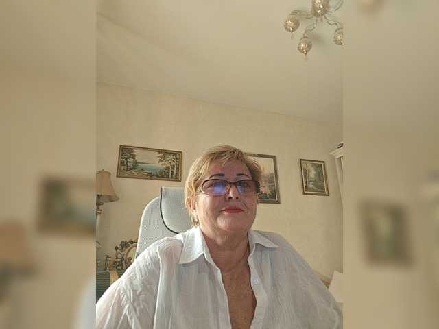 KarinkaSweet live cam on BongaCams