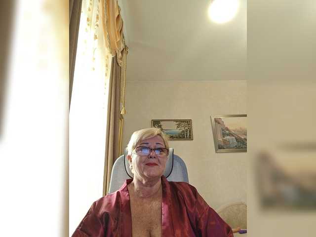 KarinkaSweet live cam on BongaCams