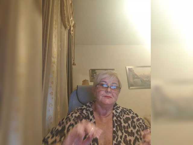KarinkaSweet live webcam show