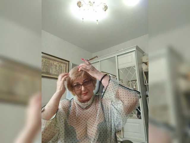 KarinkaSweet's BongaCams show and profile