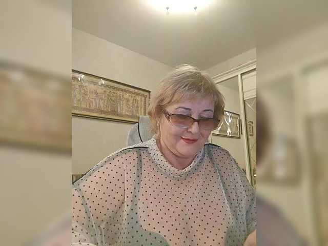 KarinkaSweet's BongaCams show and profile