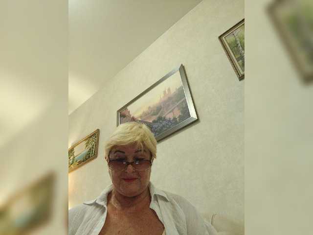 KarinkaSweet live cam on BongaCams