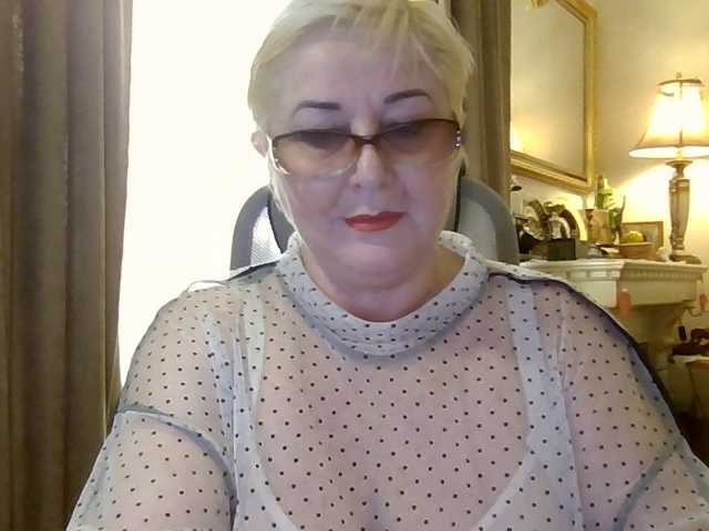 KarinkaSweet live cam on BongaCams