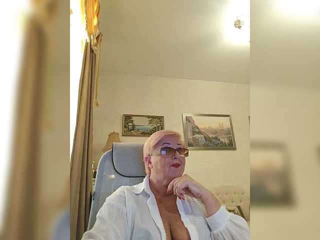 KarinkaSweet live cam on BongaCams