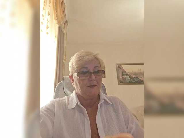 KarinkaSweet live cam on BongaCams
