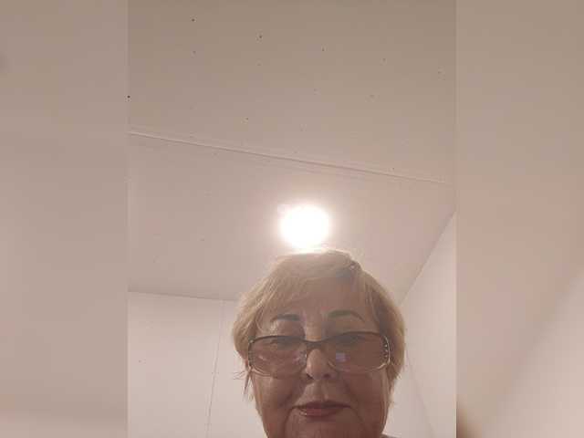 KarinkaSweet live cam on BongaCams