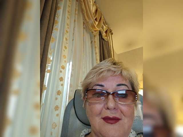 KarinkaSweet live cam on BongaCams