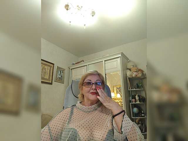 KarinkaSweet's BongaCams show and profile