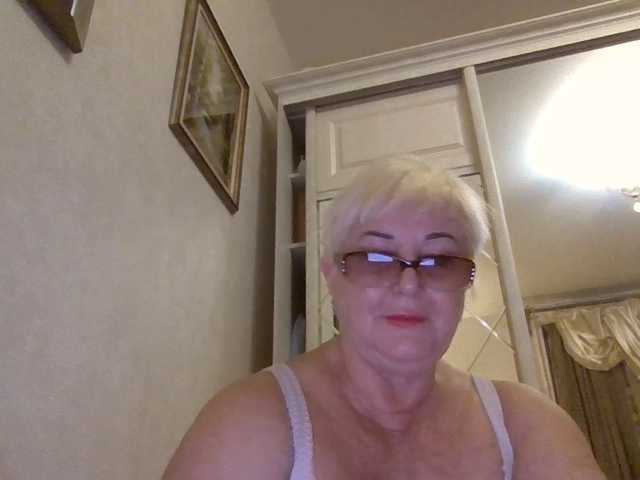 KarinkaSweet live cam on BongaCams