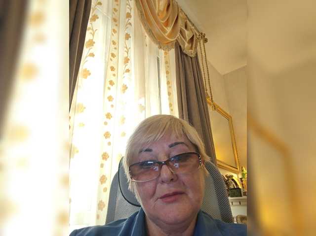 KarinkaSweet live cam preview