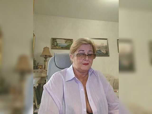 KarinkaSweet live cam on BongaCams