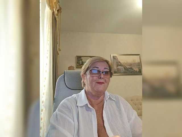 KarinkaSweet live cam on BongaCams