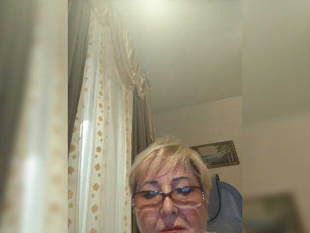 KarinkaSweet live cam on BongaCams