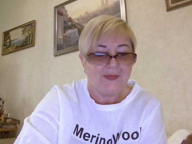 KarinkaSweet live cam on BongaCams