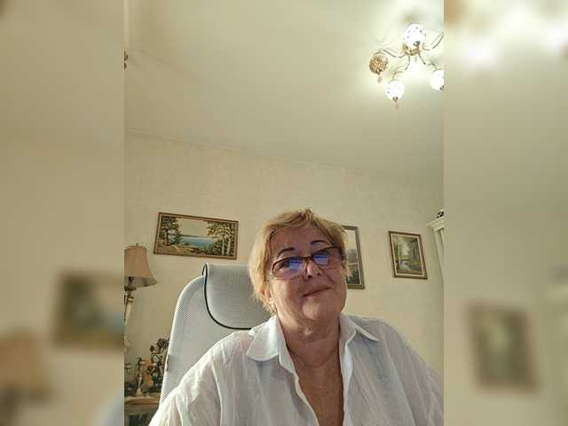 KarinkaSweet live cam on BongaCams