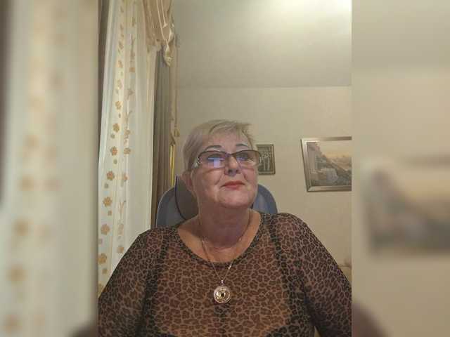 KarinkaSweet live cam on BongaCams