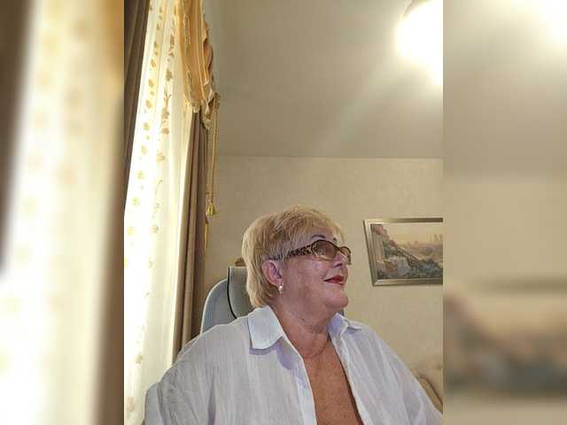 KarinkaSweet live cam on BongaCams