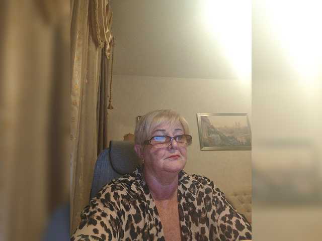 KarinkaSweet live webcam show