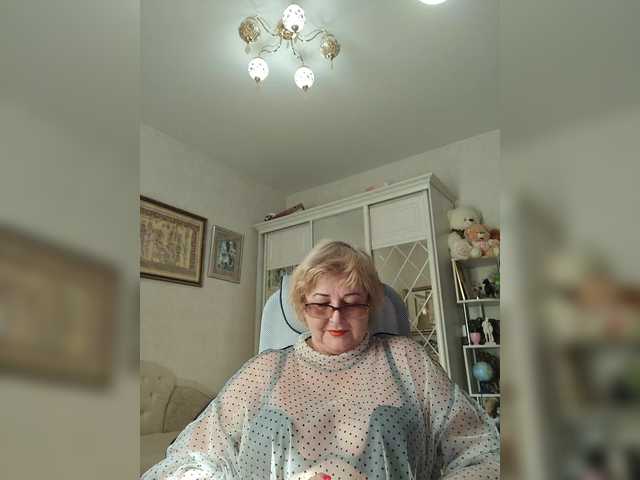 KarinkaSweet's BongaCams show and profile