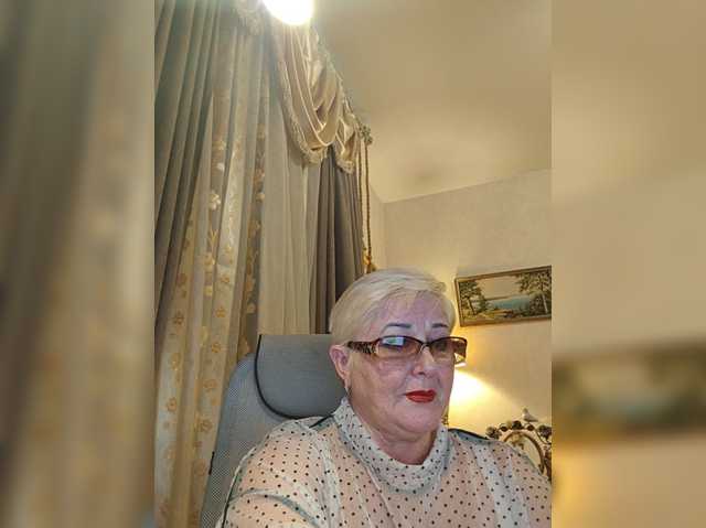 KarinkaSweet live cam on BongaCams