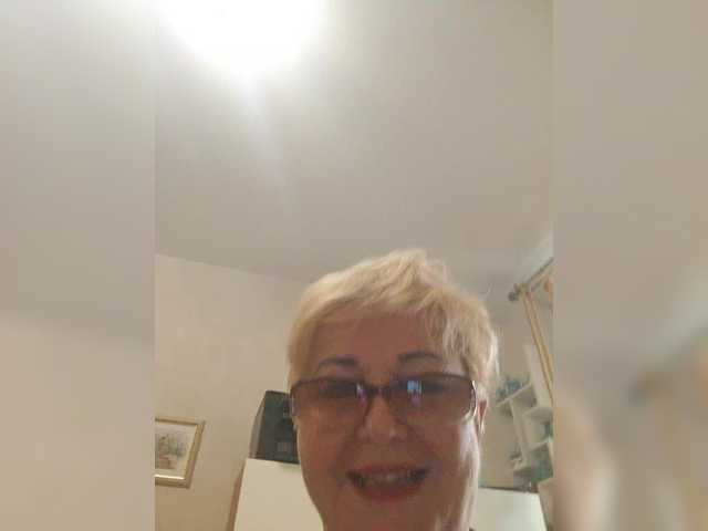 KarinkaSweet live cam on BongaCams