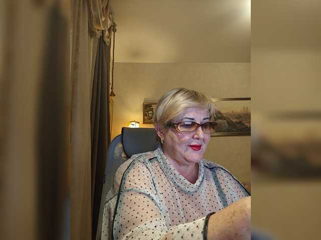 KarinkaSweet live cam on BongaCams