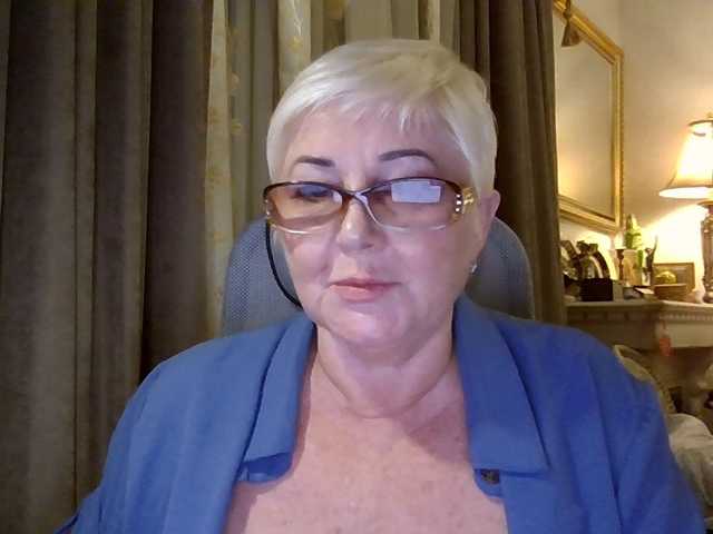 KarinkaSweet live cam on BongaCams