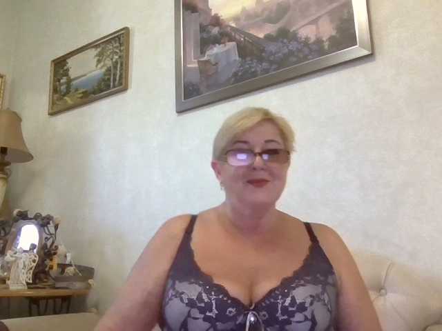 KarinkaSweet live cam on BongaCams
