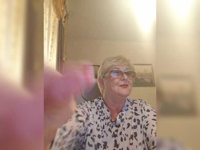 KarinkaSweet live cam on BongaCams