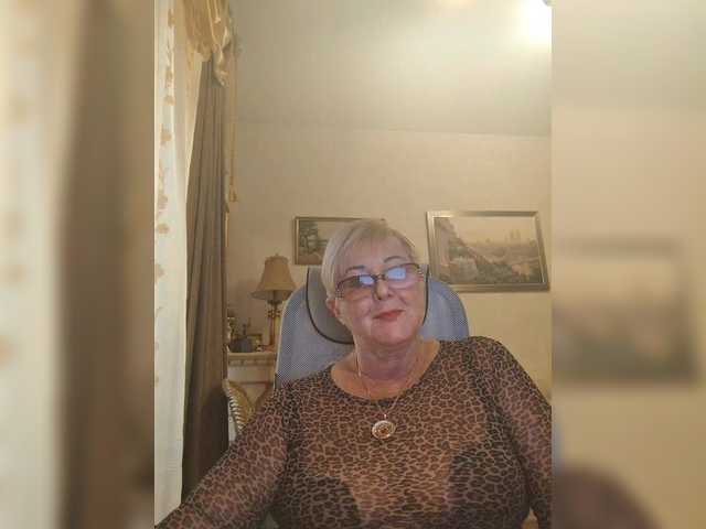 KarinkaSweet live cam on BongaCams