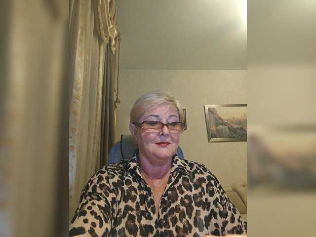 KarinkaSweet live cam on BongaCams