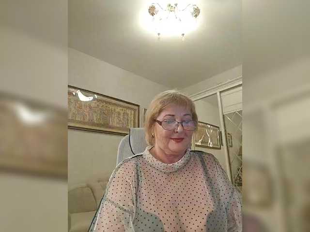 KarinkaSweet's BongaCams show and profile