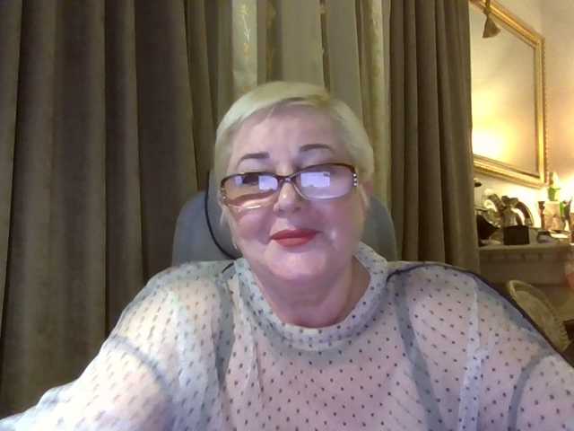 KarinkaSweet live cam on BongaCams