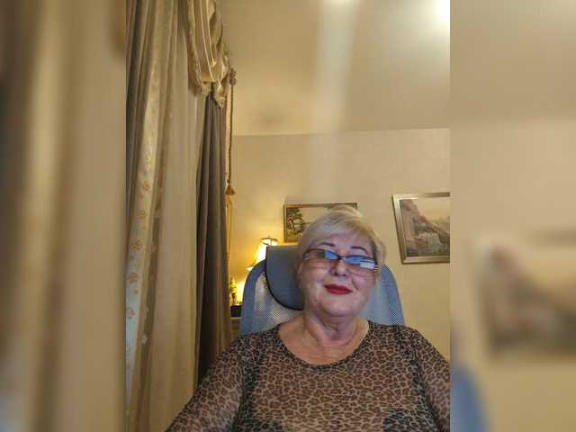 KarinkaSweet live cam on BongaCams