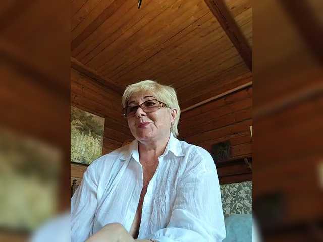 KarinkaSweet live cam on BongaCams