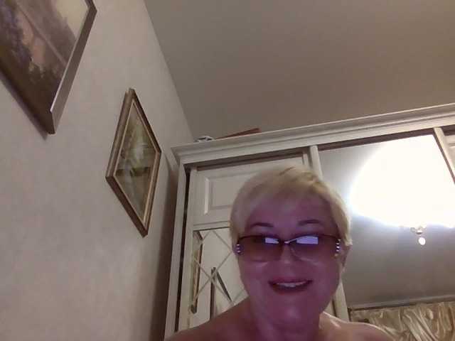 KarinkaSweet live cam on BongaCams