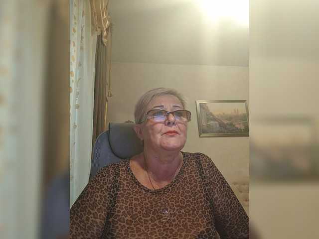 KarinkaSweet live cam on BongaCams