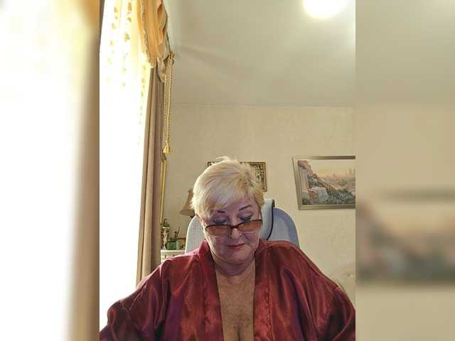 KarinkaSweet live cam on BongaCams