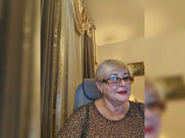 KarinkaSweet live cam on BongaCams