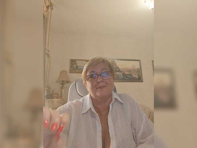 KarinkaSweet live cam on BongaCams
