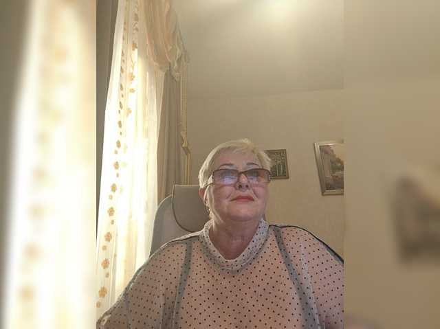 KarinkaSweet live cam on BongaCams