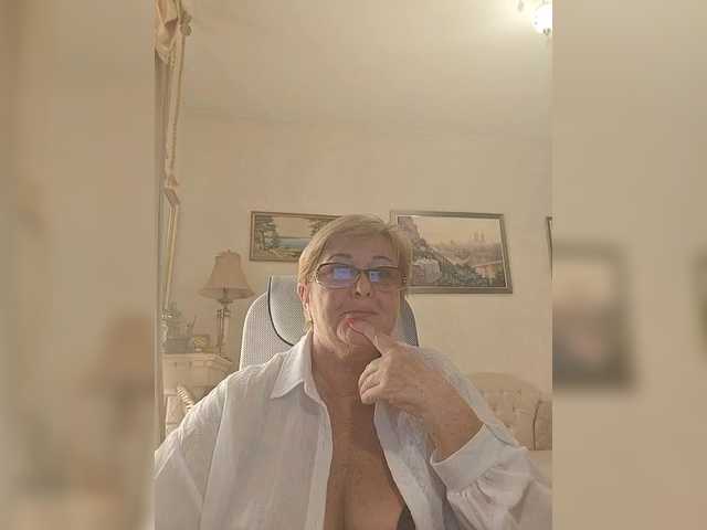 KarinkaSweet live cam on BongaCams