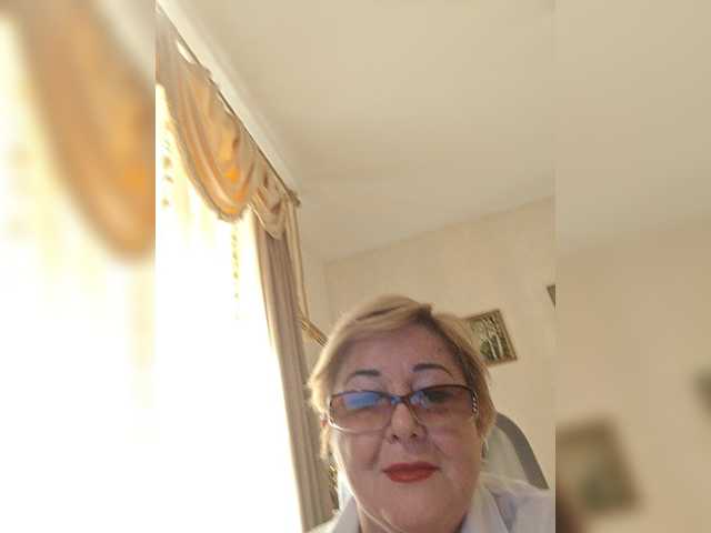 KarinkaSweet live cam on BongaCams
