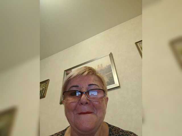 KarinkaSweet live cam on BongaCams