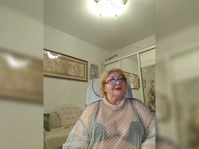 KarinkaSweet's BongaCams show and profile